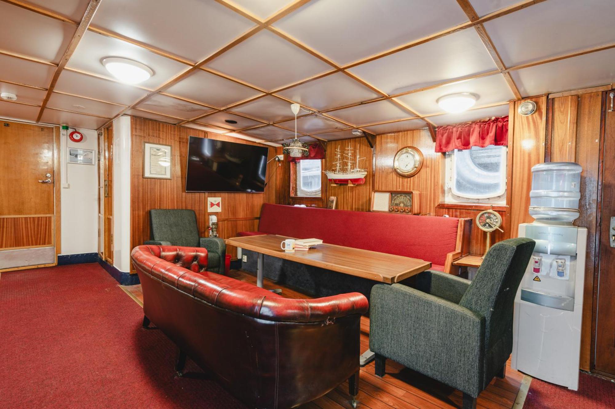 Norwegian Fjord Explorer Line Тромсё Экстерьер фото