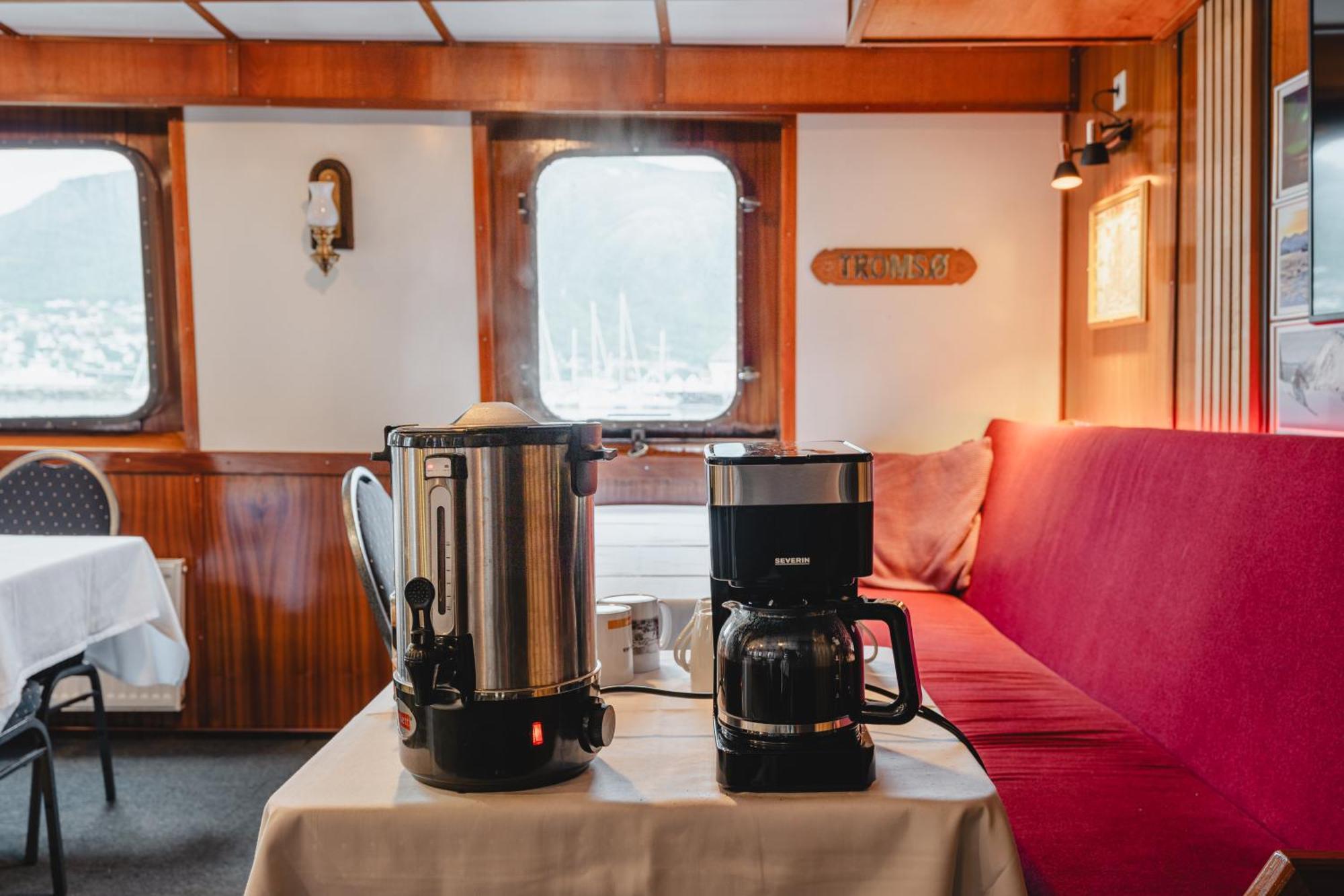 Norwegian Fjord Explorer Line Тромсё Экстерьер фото