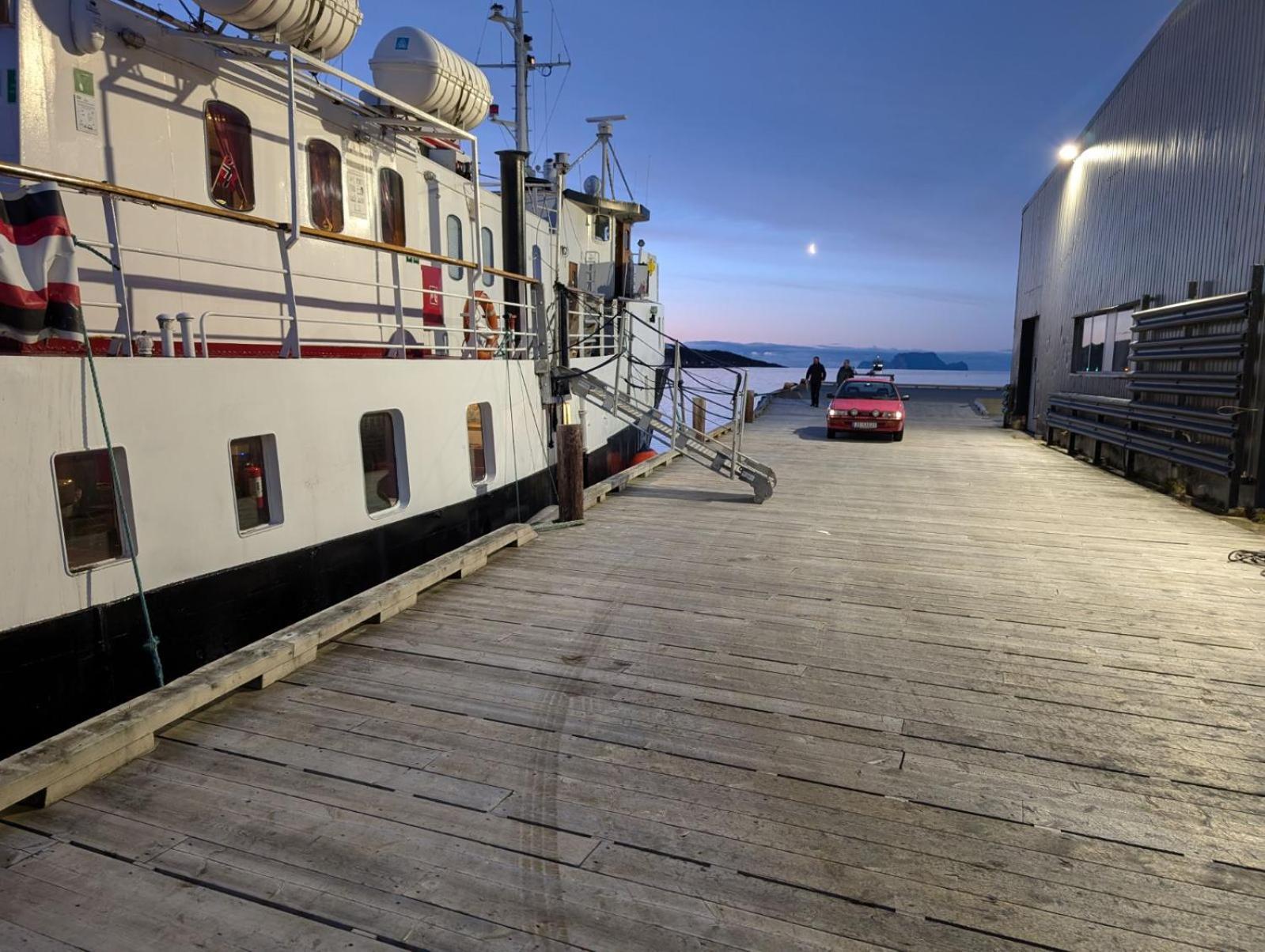 Norwegian Fjord Explorer Line Тромсё Экстерьер фото