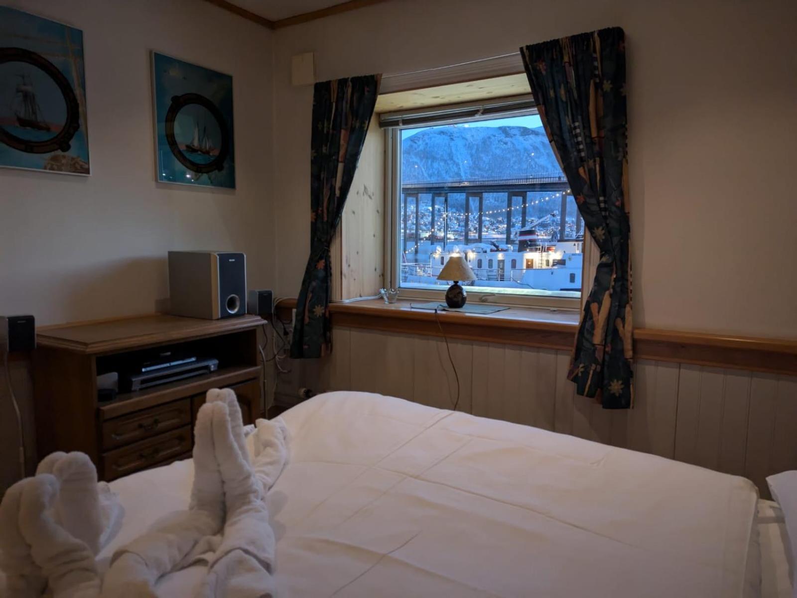 Norwegian Fjord Explorer Line Тромсё Экстерьер фото